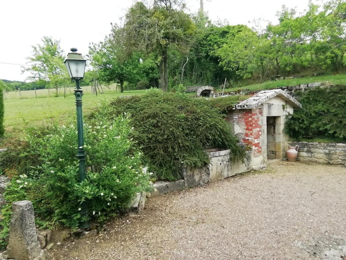 Gite Ancien Lavoir Viserny Esterno foto